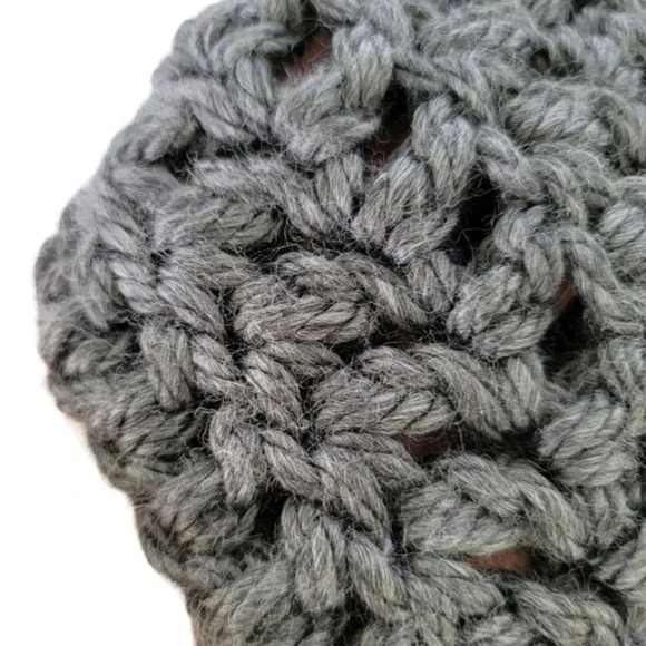 Chunky Knit Handmade Scarf Womens One Size Three Buttons‎ Dark Gray Unisex - Picture 4 of 5